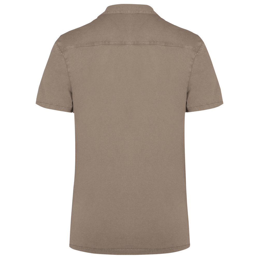 SP522 - Umweltfreundliches ausgewaschenes Jersey-Herrenhemd mit kurzen Ärmeln und Bowling-Kragen